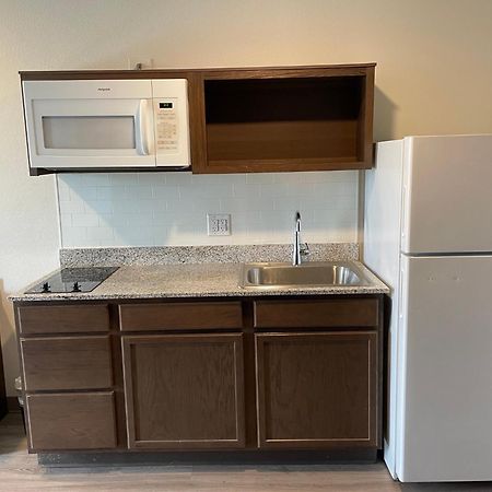 Woodspring Suites Detroit Madison Heights Exteriör bild