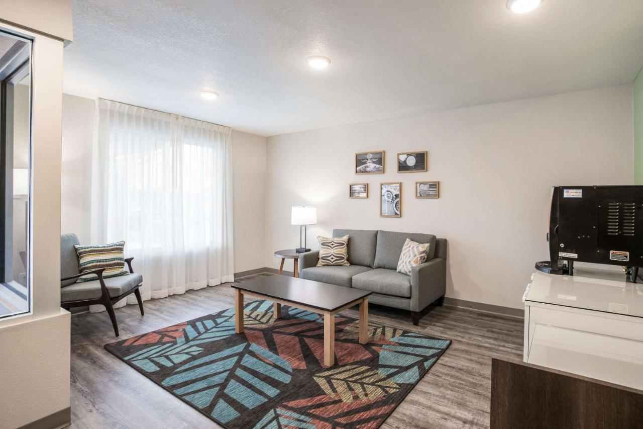 Woodspring Suites Detroit Madison Heights Exteriör bild