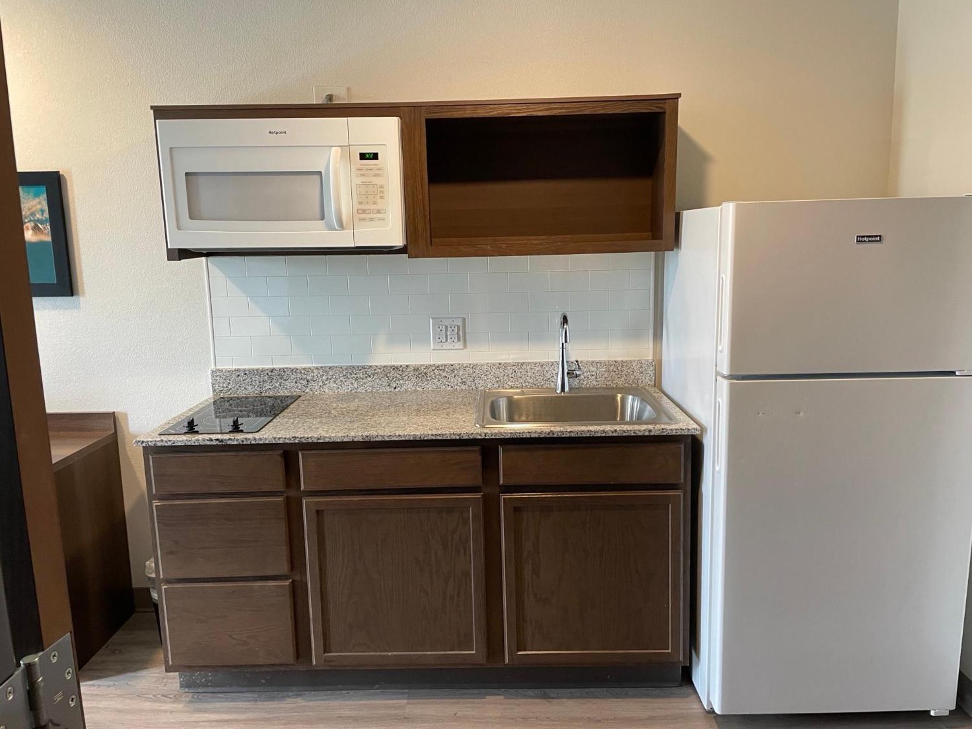 Woodspring Suites Detroit Madison Heights Exteriör bild